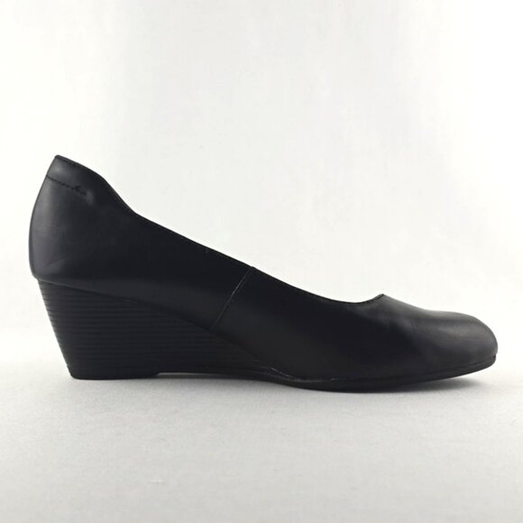 Hush Puppies Women's Black Leather Wedge Almond Toe Shoes Cushioned Size 9 - Picture 2 of 16